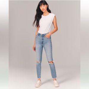 Abercrombie and Fitch The Skinny Highrise Light Wash Distressed Denim Jeans 26